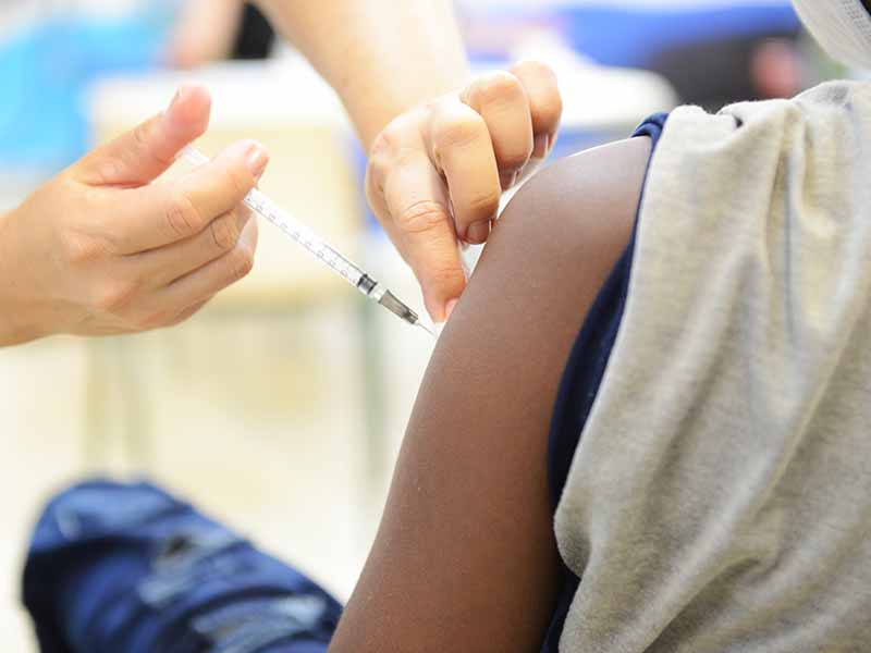 Empresas, escolas e condomínios
